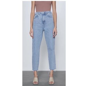 Zara Mom Jeans Frayed Hem Size 8